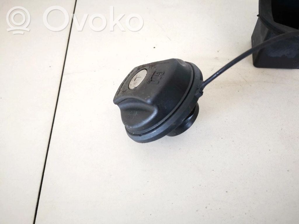 Opel Corsa D Korek wlewu paliwa 