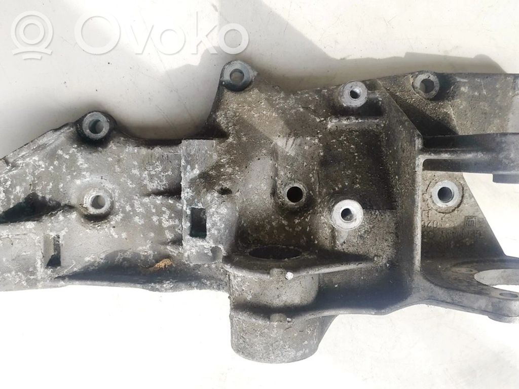 Engine mounting bracket   06B903143F,06B903143F