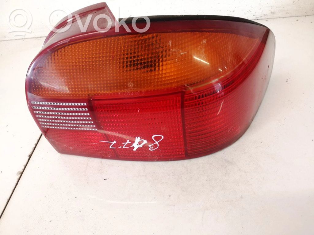 Ford Mondeo MK I Lampă spate în caroserie 