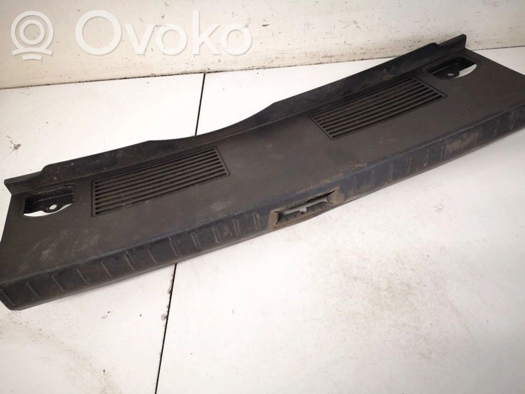 Toyota Avensis T250 Inne elementy wykończenia bagażnika 