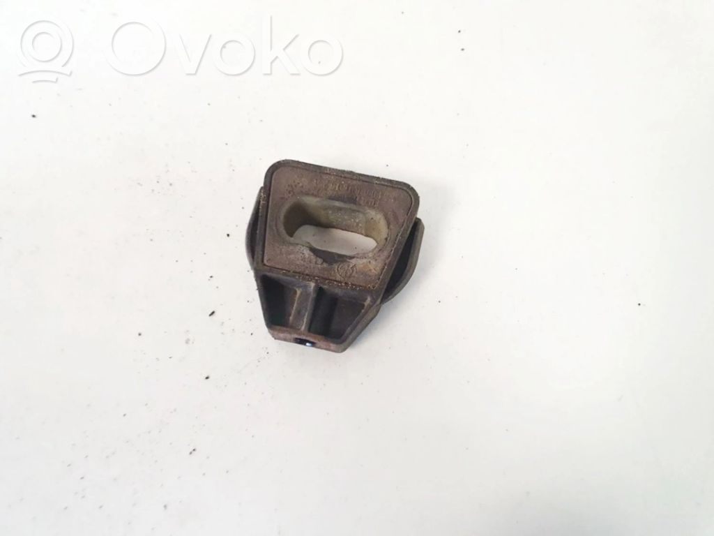 Volkswagen Golf IV Staffa di montaggio del radiatore 