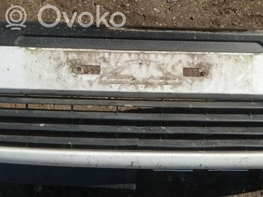 Opel Zafira A Parachoques delantero 