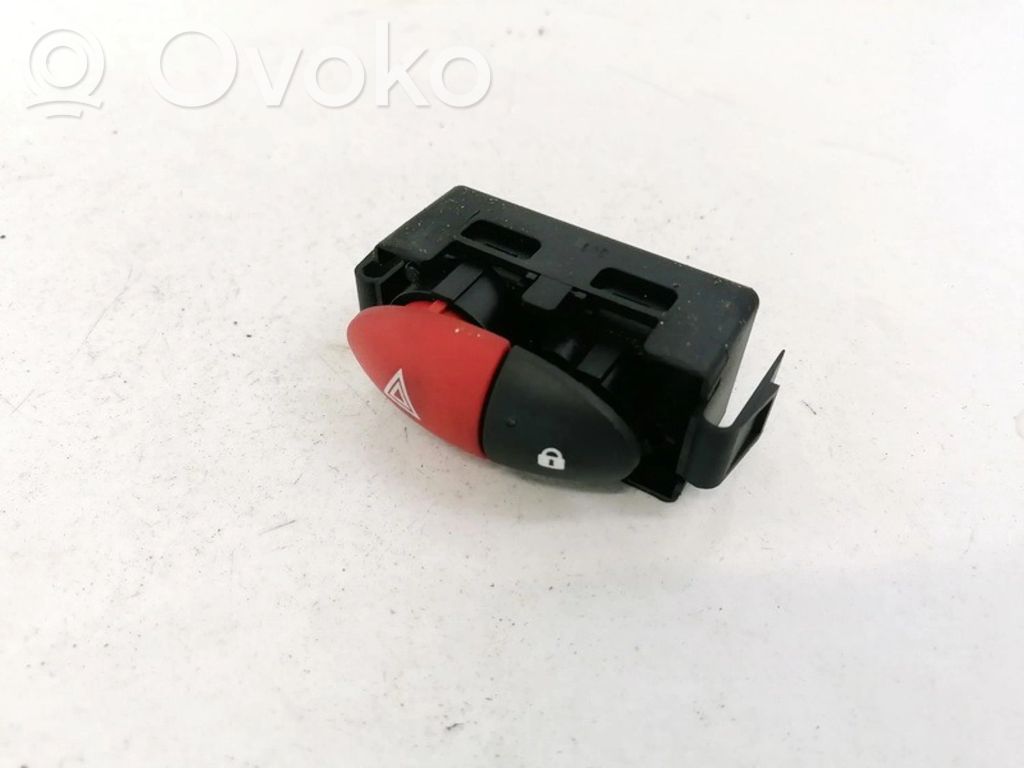 Botón interruptor de luz de peligro   8200214896,8200483813,8200214896,8200483813