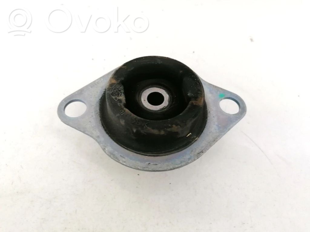 Renault Twingo II Engine mount bracket 