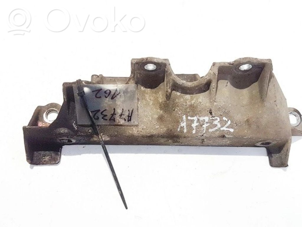 Chrysler 300M Engine mounting bracket 