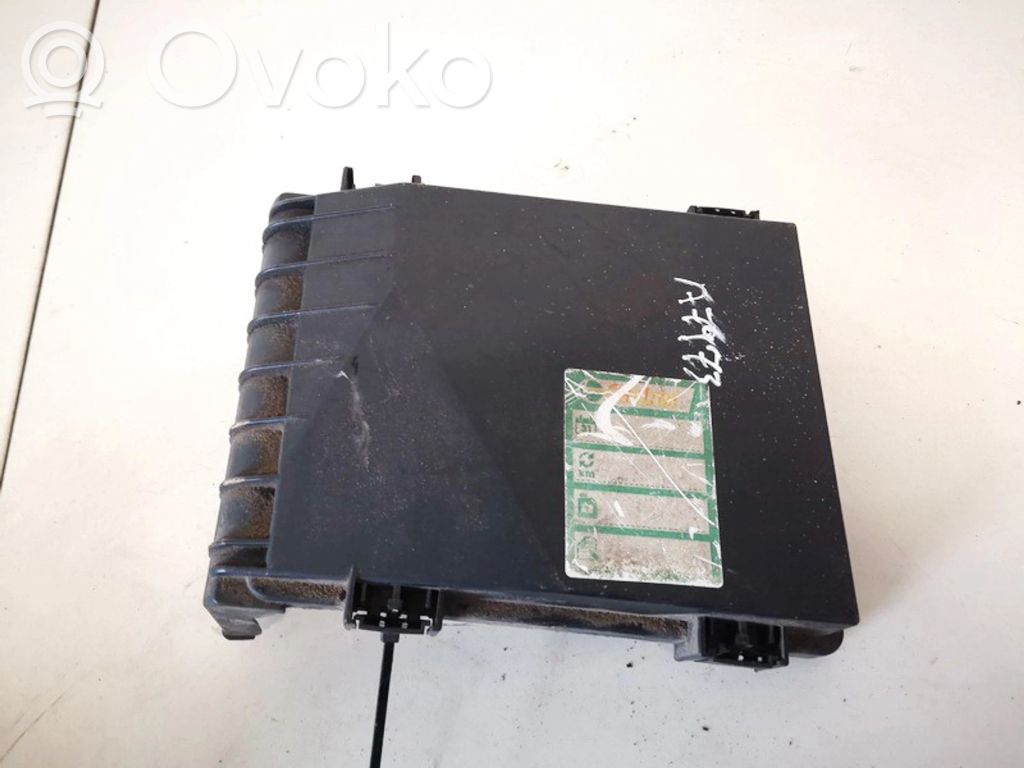 Audi A3 S3 8P Coperchio scatola dei fusibili