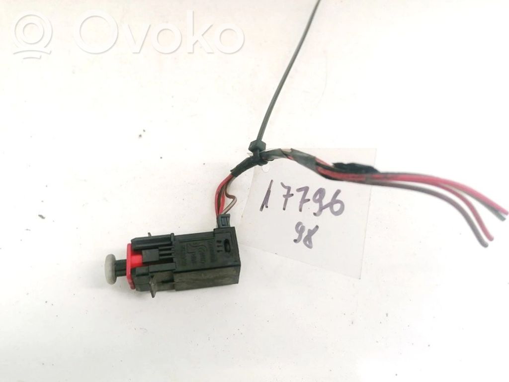 Interruptor sensor del pedal de freno   55701395,869619858,55701395,869619858