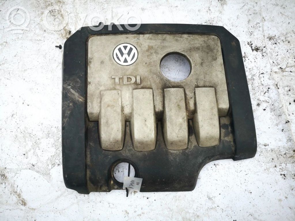 Volkswagen PASSAT B6 Couvercle cache moteur