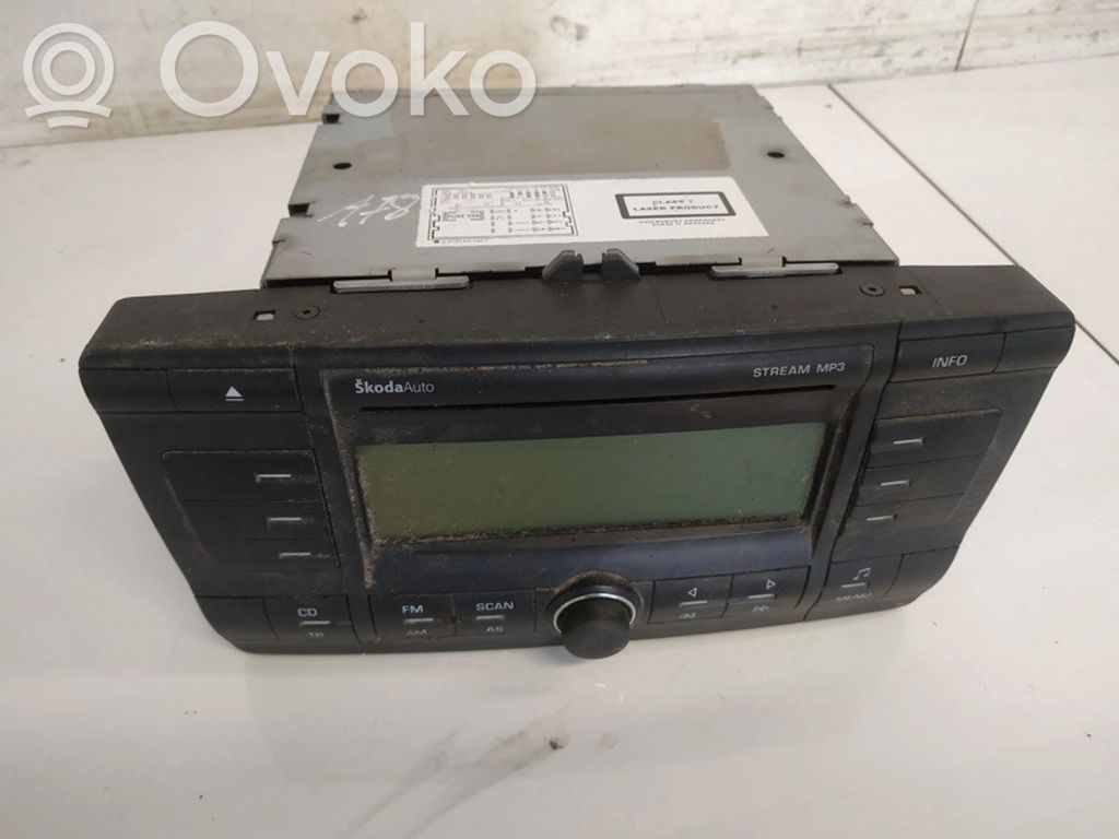 Skoda Octavia Mk2 (1Z) Panel / Radioodtwarzacz CD/DVD/GPS