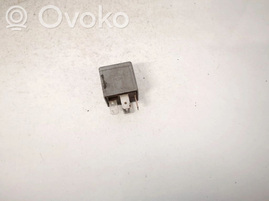 Otros relés   8D0951253A,V23134B52X301,8D0951253A,V23134B52X301