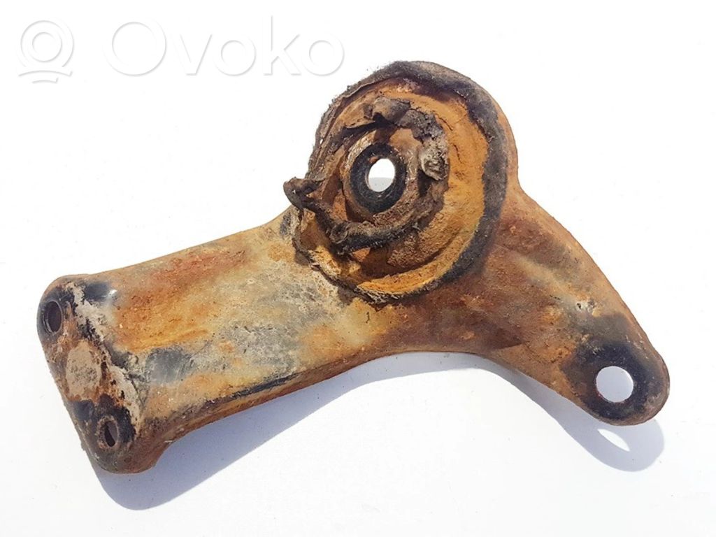 Hyundai Trajet Suport motor 