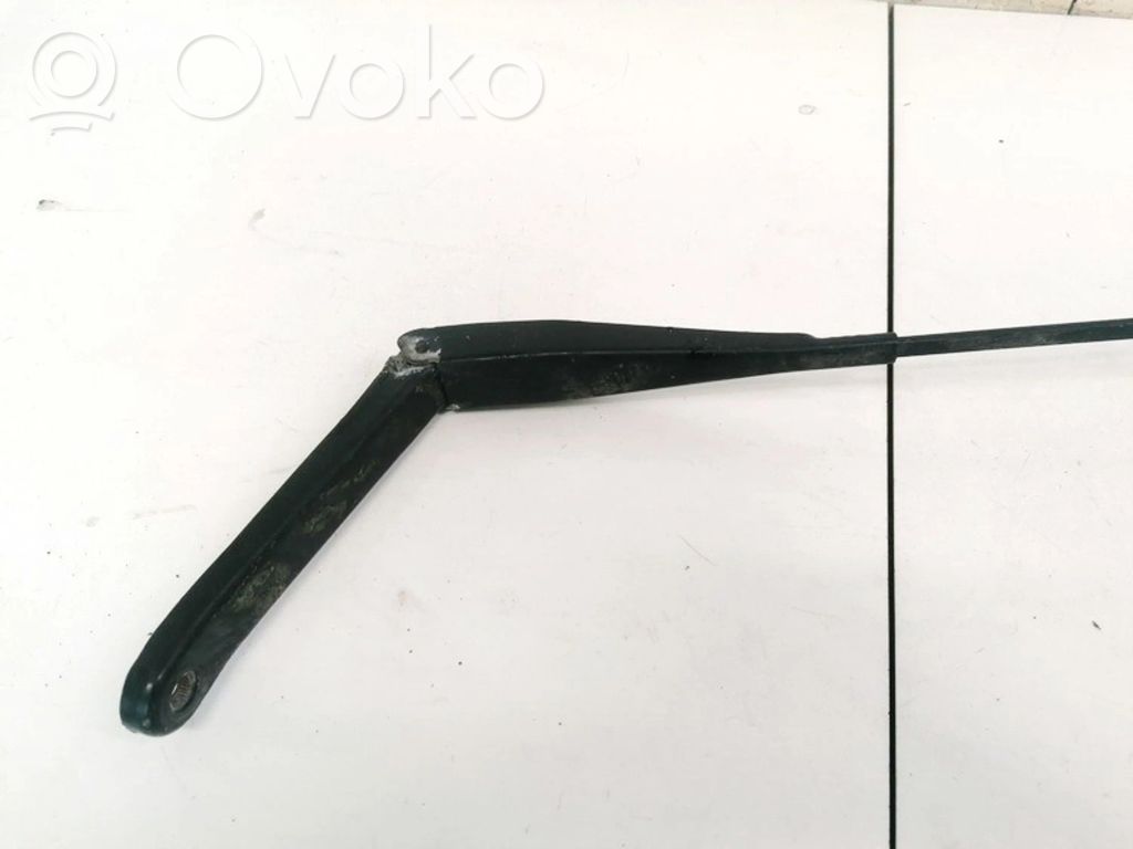 Brazo del limpiaparabrisas delantero   4M5117526CB,4M5117526CB