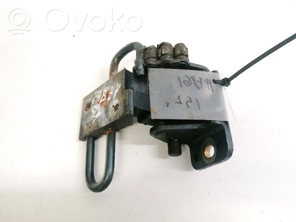 Bisagra superior puerta delantera   8E0831411B,8E0831411B