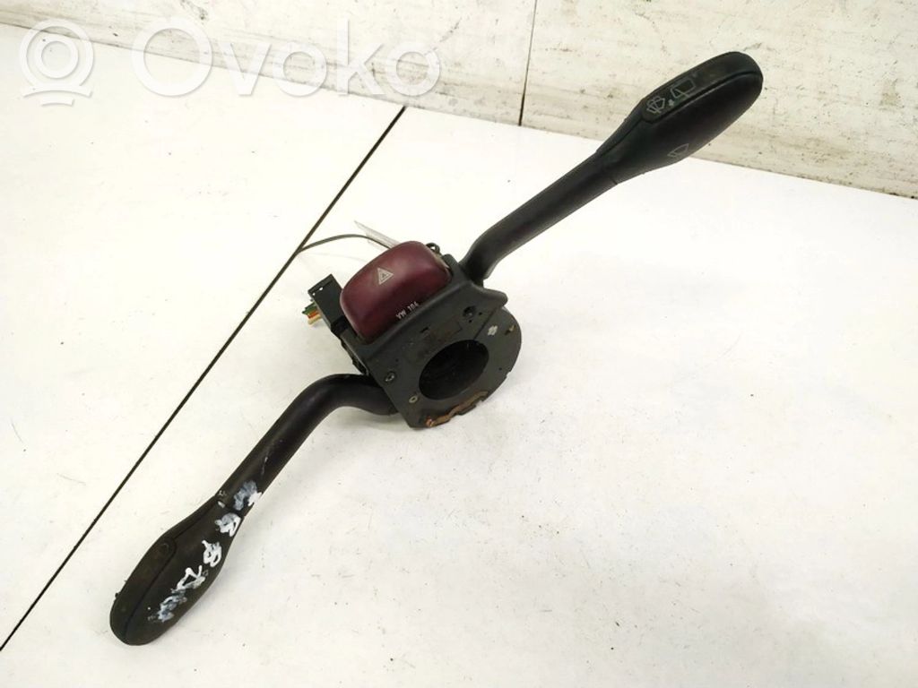 Volkswagen PASSAT B4 Leva/interruttore dell’indicatore di direzione e tergicristallo 
