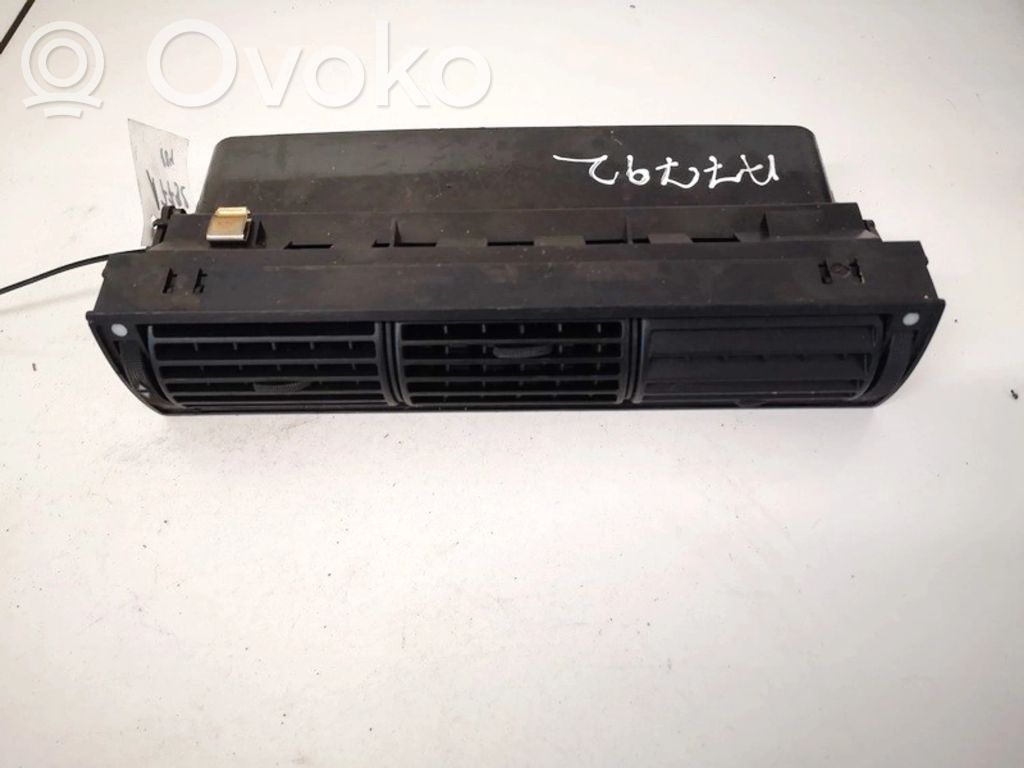 Grille d'aération centrale   4A1820951,4A1820951