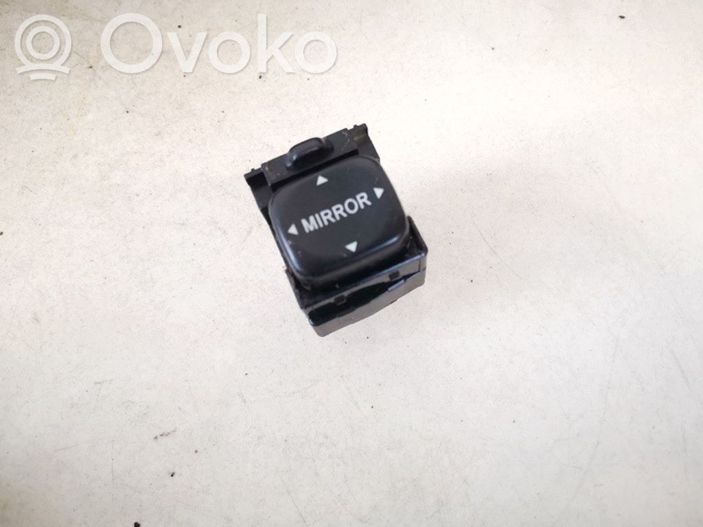 Toyota Yaris Wing mirror switch 