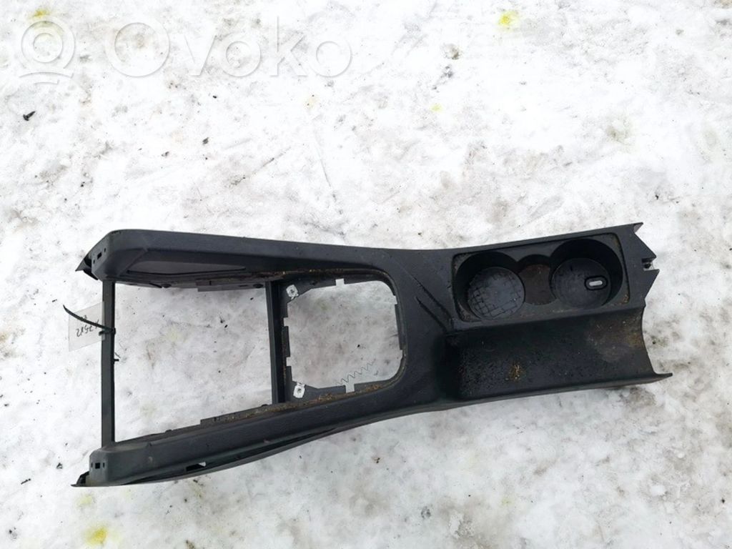 Volkswagen Golf V Uchwyt na kubek deski rozdzielczej 