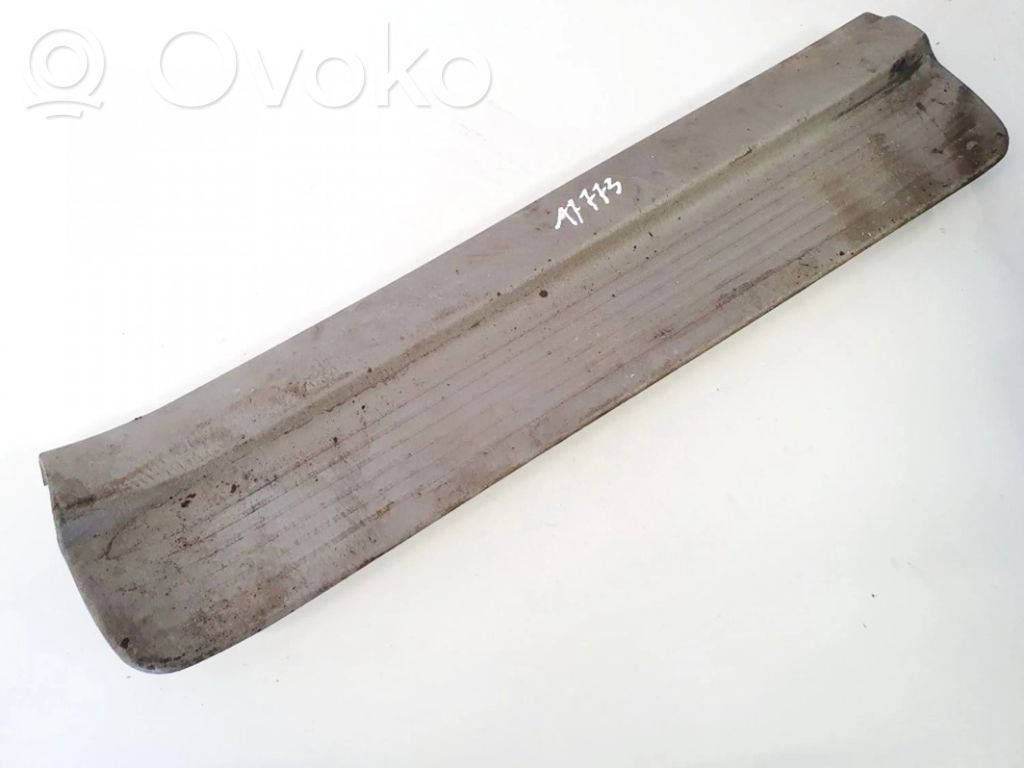 Mazda 626 Capac prag spate 