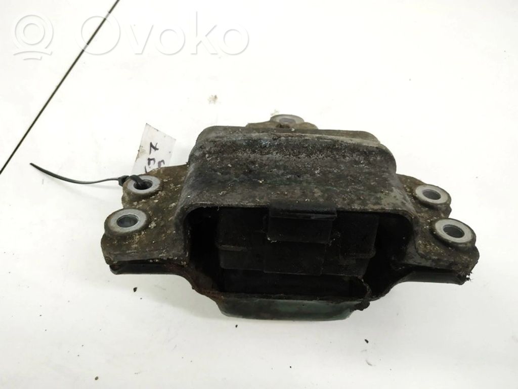 Volkswagen Jetta V Supporto di montaggio del motore
