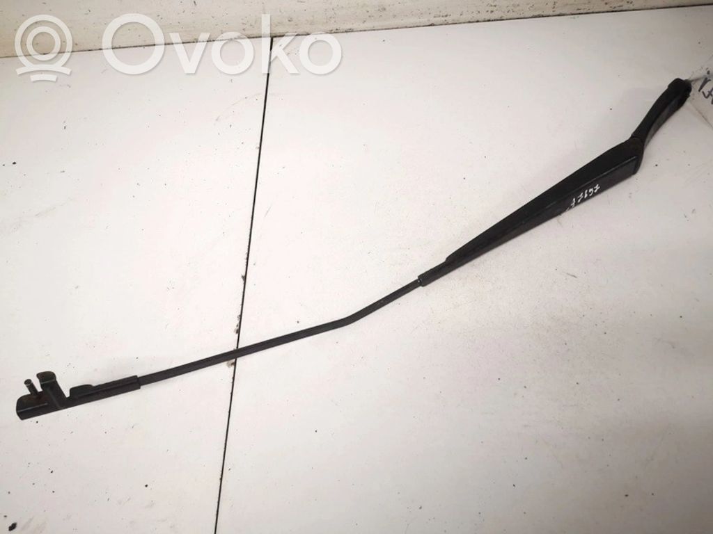 Volkswagen Jetta V Braț ștergător față 