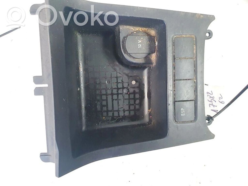 Interruptor ESP (programa de estabilidad)   1K0858329ZSB,1K0857925,1K0857925,1K0858329ZSB