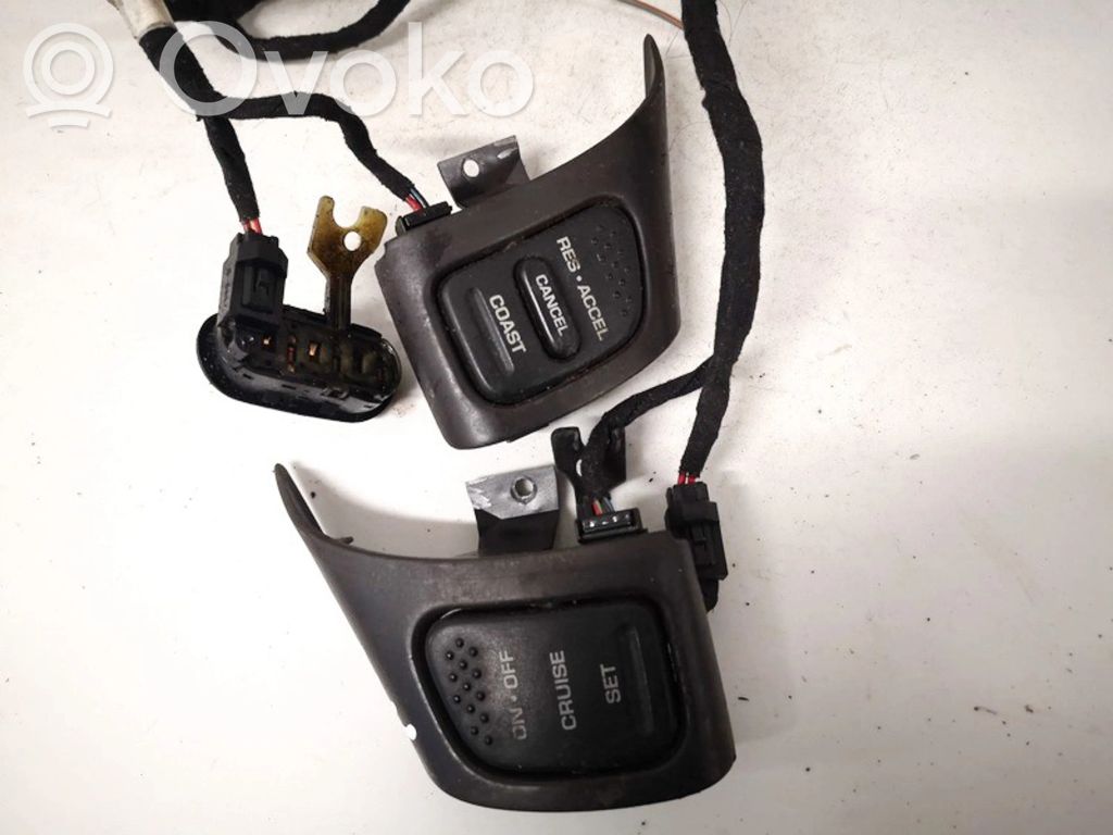 Jeep Grand Cherokee (WJ) Pulsanti/interruttori sul volante