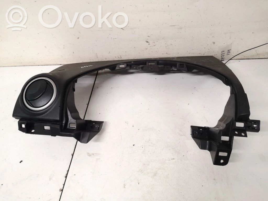 Mazda 3 I Kita salono detalė 