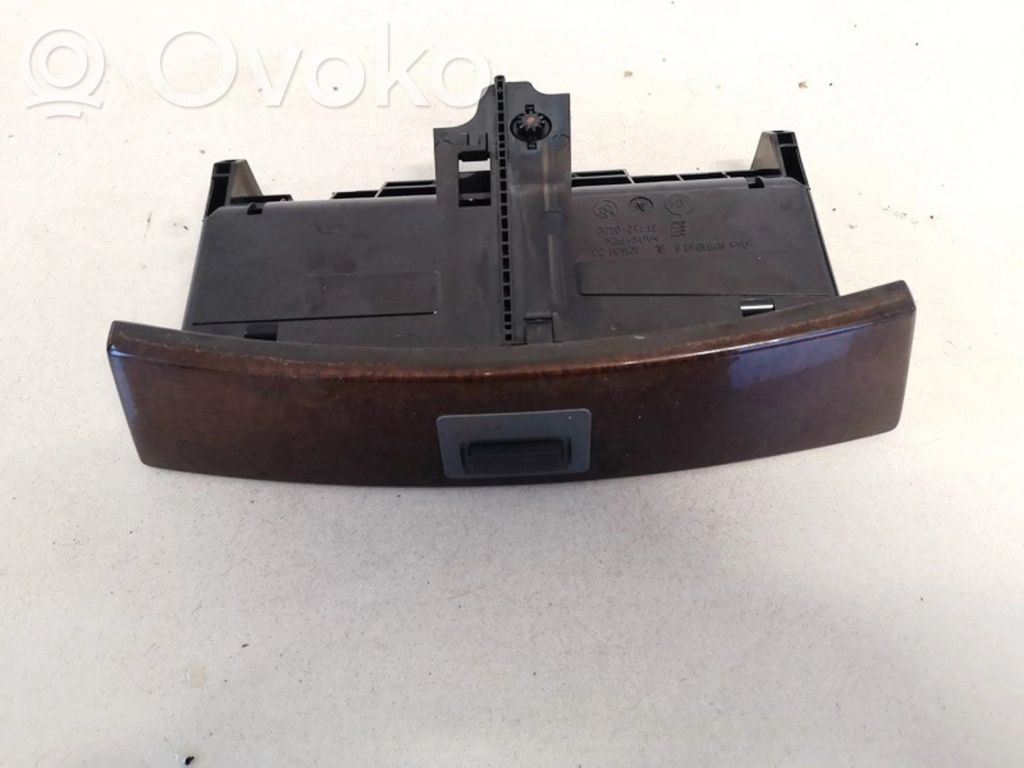 BMW 7 E65 E66 Kita salono detalė 