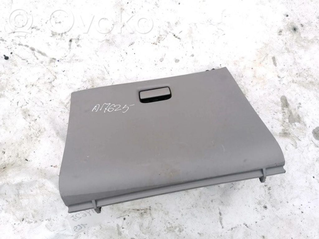 Nissan Almera Tino Schowek deski rozdzielczej 