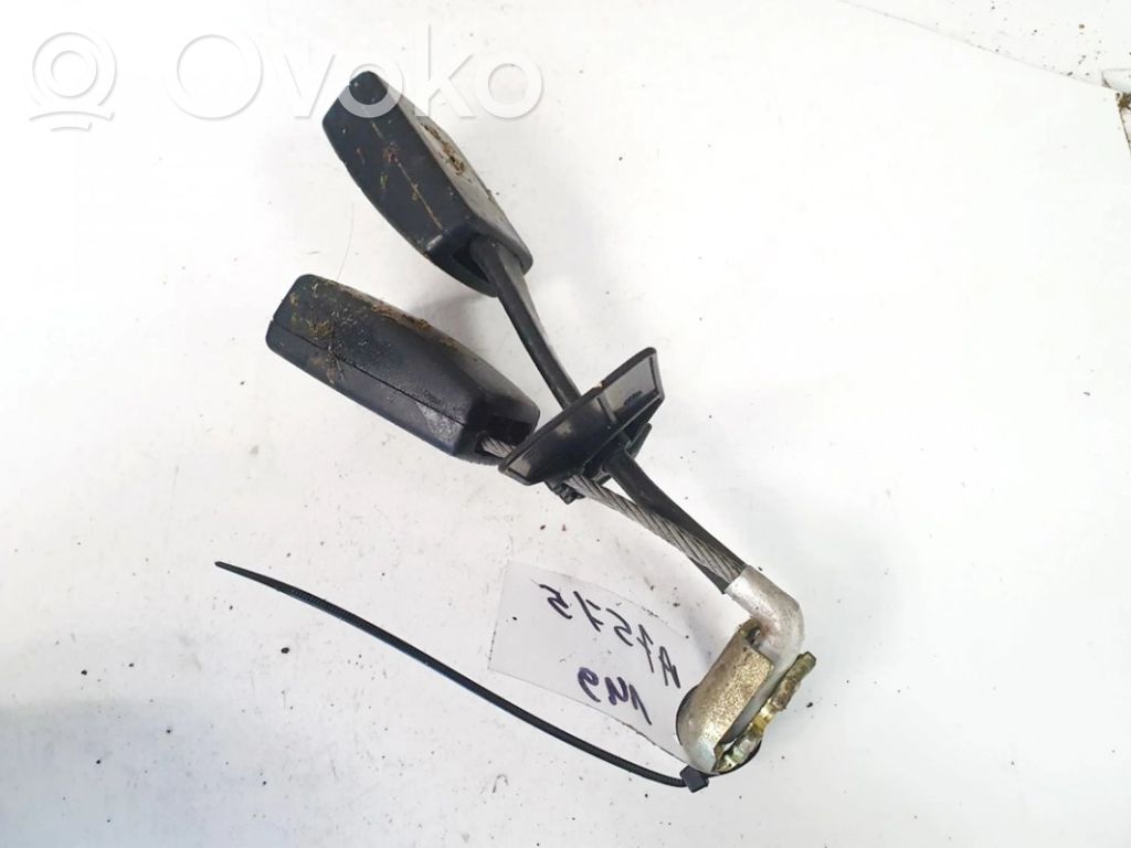 Volkswagen PASSAT B5.5 Hebilla del cinturón del medio (trasero)