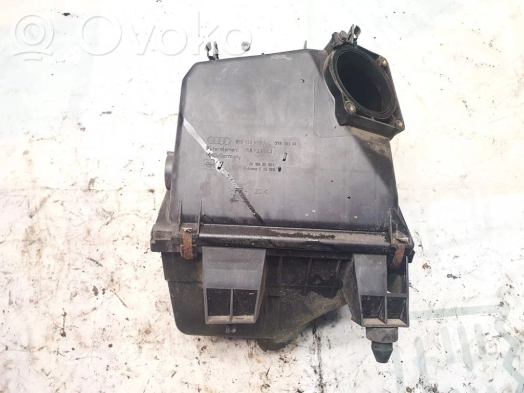 Audi A6 S6 C5 4B Cutie filtru aer 