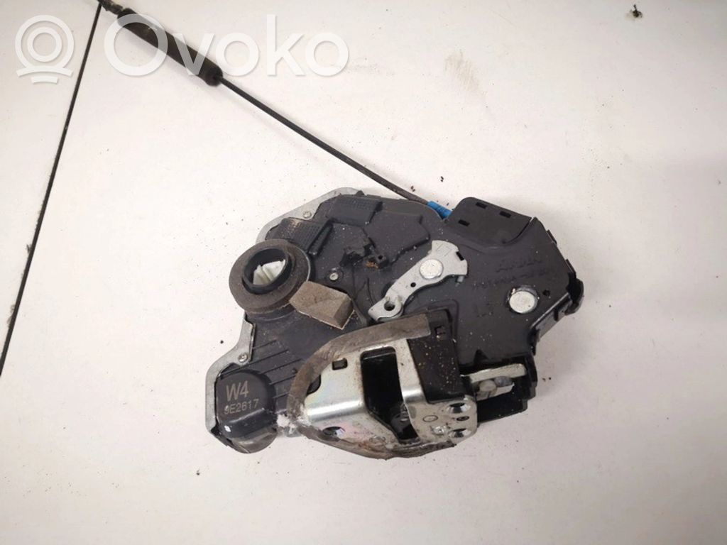 Toyota Avensis T270 Serratura portiera anteriore