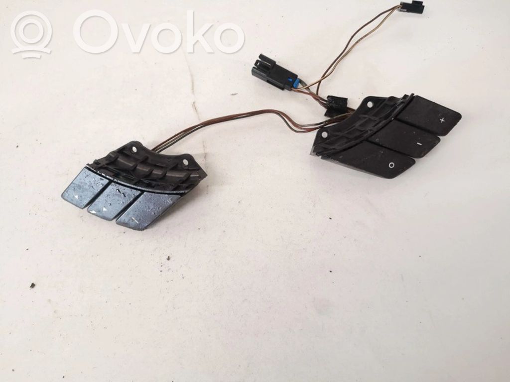 Opel Meriva A Butoane/comutatoare pe volan 