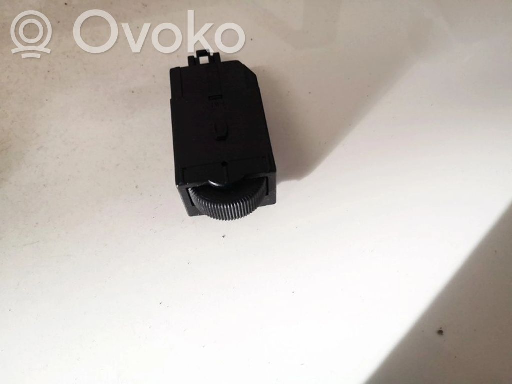 Bouton commande réglage hauteur de phares   MR114072,MR114072