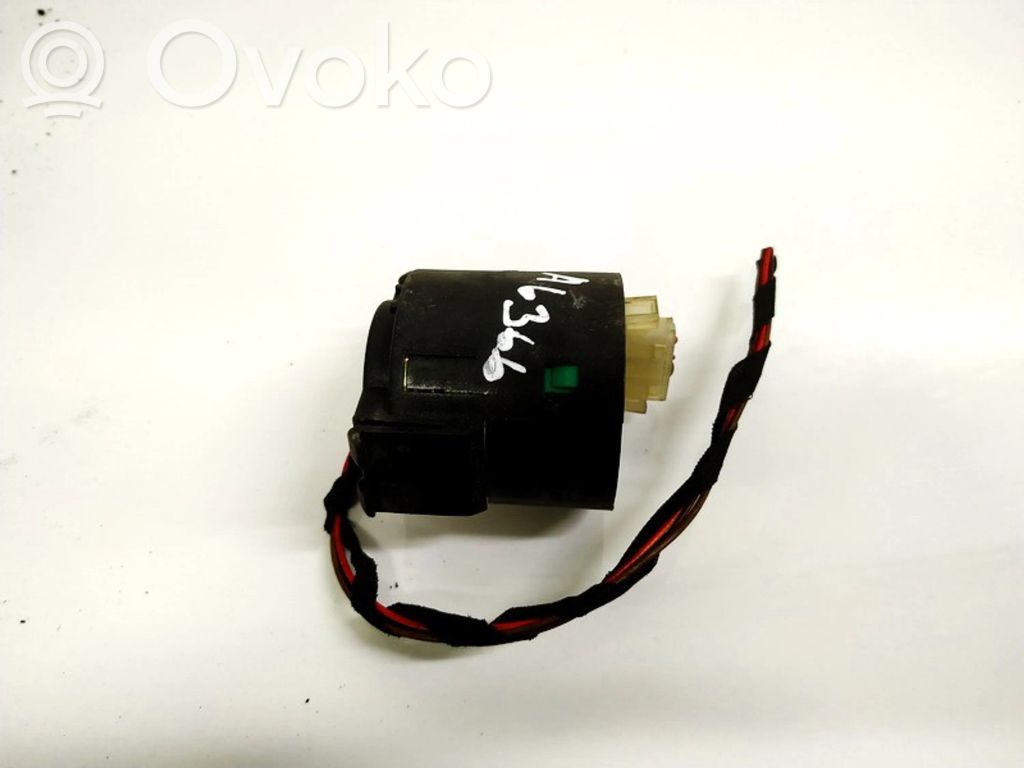 BMW 5 E39 Altavoz de la puerta delantera 