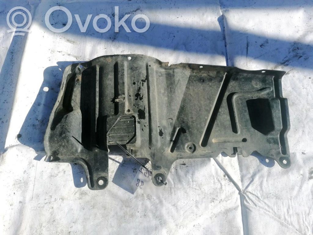Mitsubishi Carisma Osłona dolna silnika 