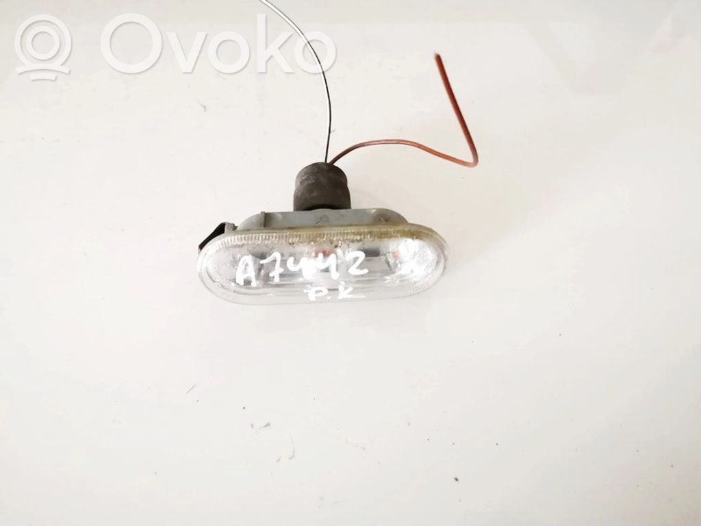 Seat Cordoba (6L) Semnalizator bară față 