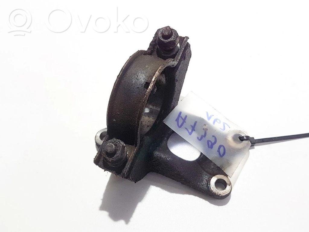 Ford Mondeo Mk III Engine mounting bracket 