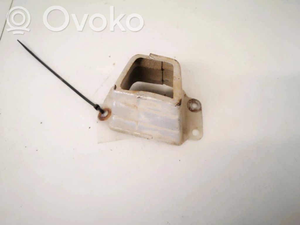 Soporte del parachoques delantero