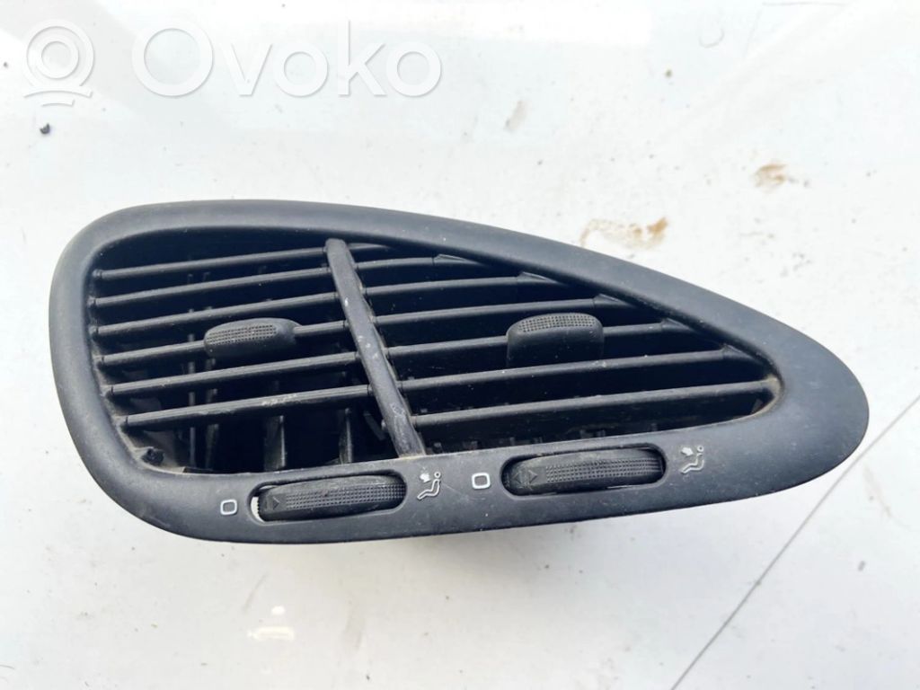 Seat Toledo II (1M) Dysze / Kratki środkowego nawiewu deski rozdzielczej 
