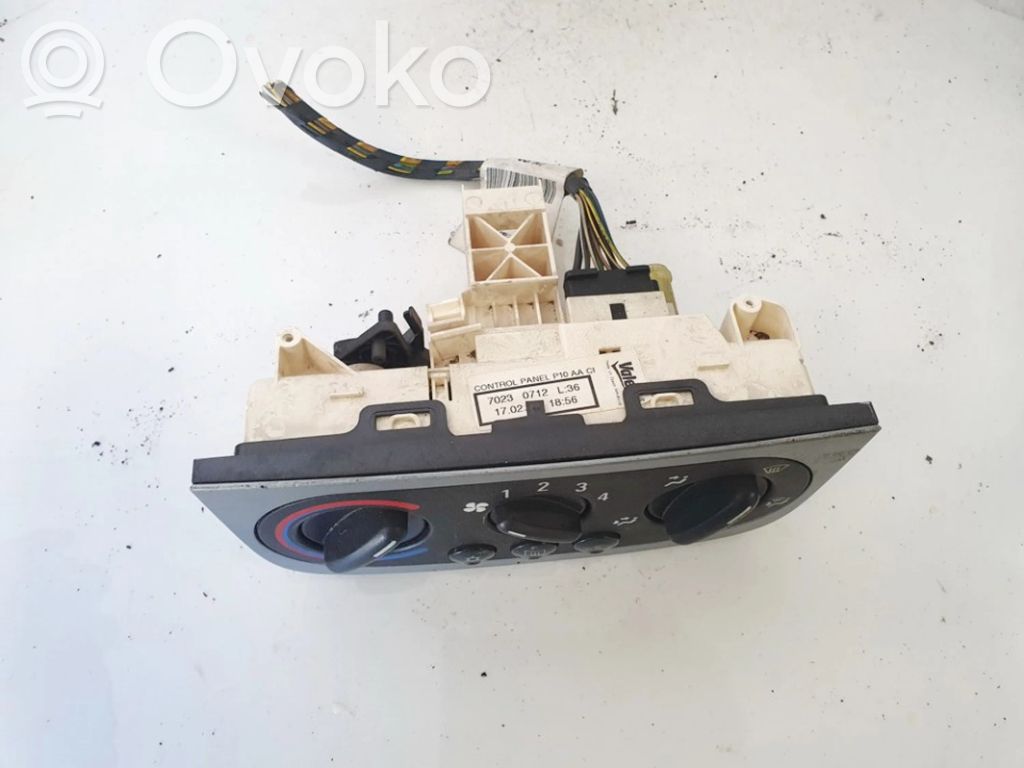 Opel Corsa C Climate control unit 