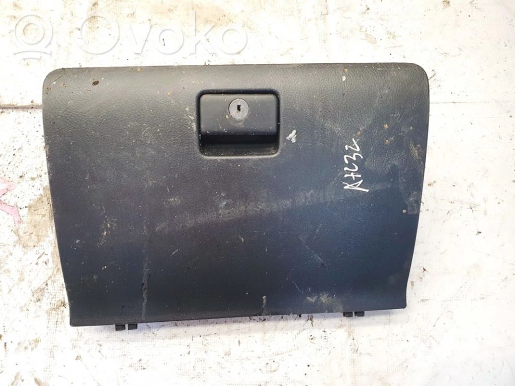 Toyota Corolla Verso AR10 Glove box 