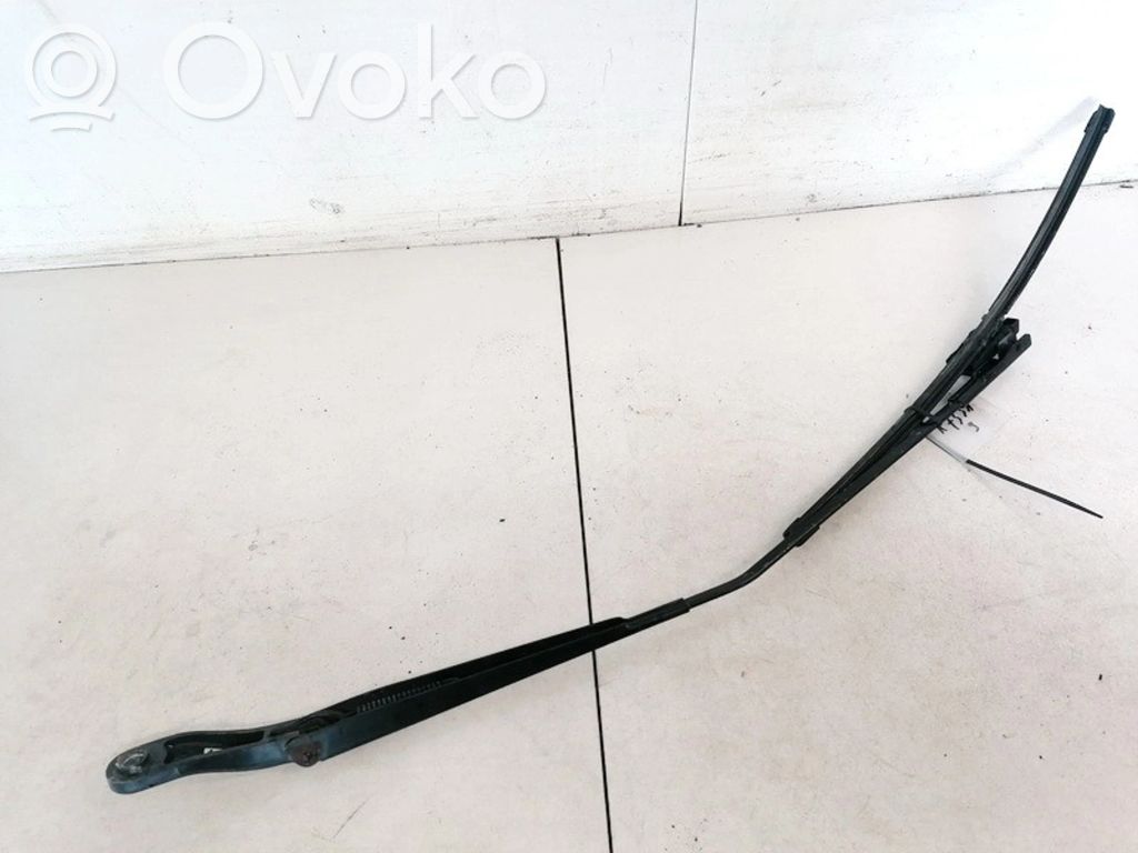 Mazda 3 I Front wiper blade arm 