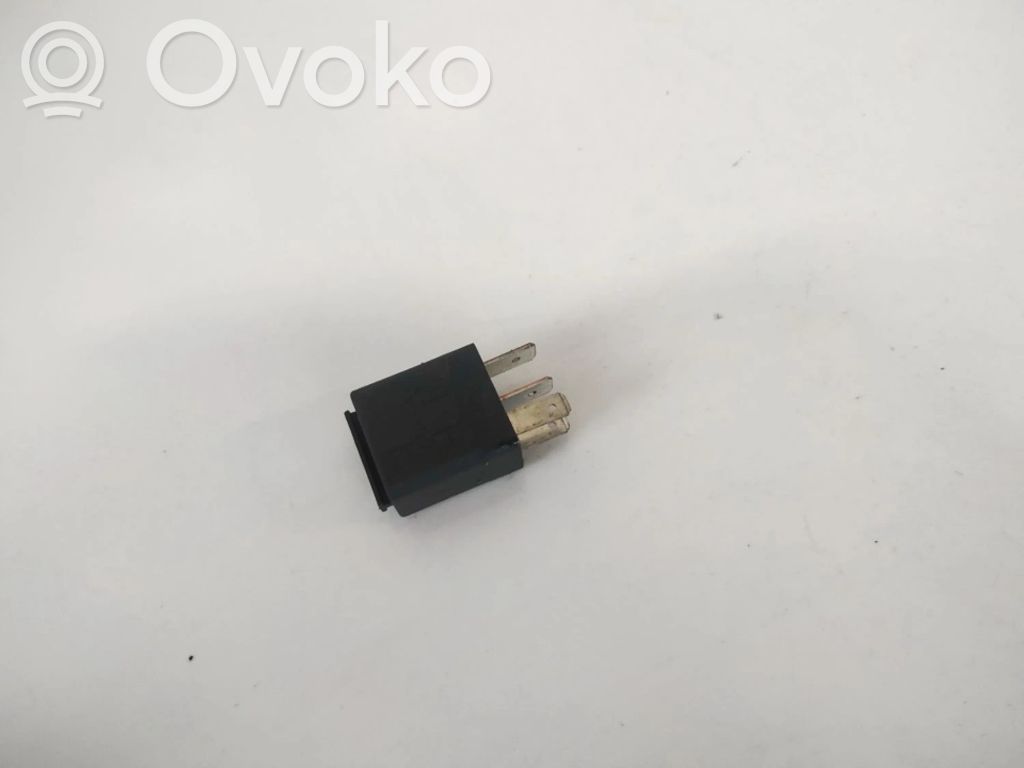 Otros relés   24435922,70220,24435922,70220
