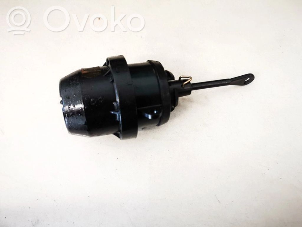 Audi 80 90 S2 B4 Supapă vacuum 