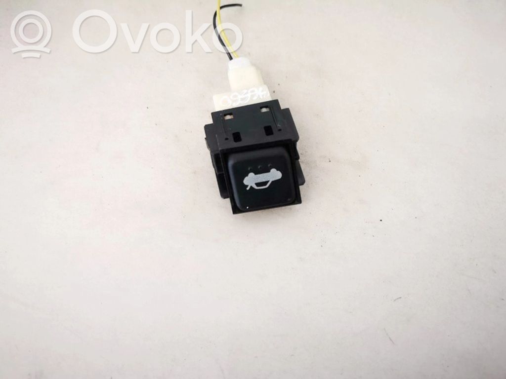 Mazda RX8 Tailgate opening switch 