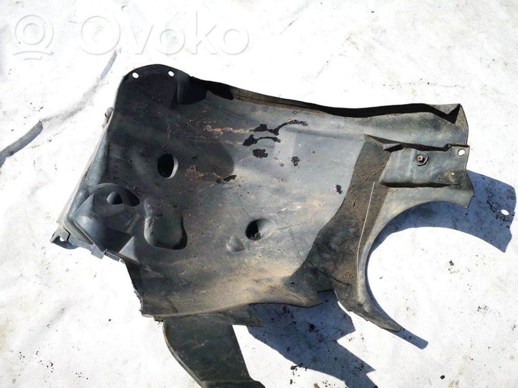 Mercedes-Benz C W203 Rivestimento paraspruzzi passaruota anteriore