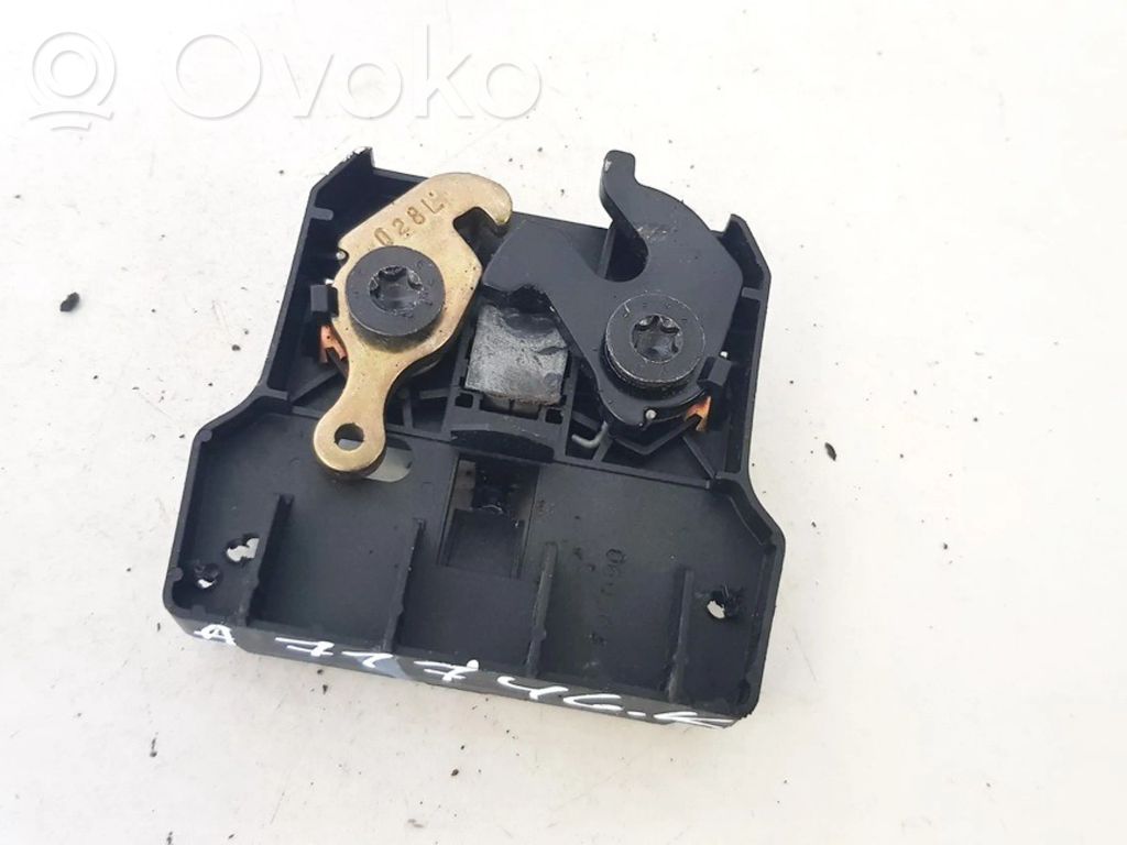 Opel Zafira A Zatrzask blokady oparcia fotela 