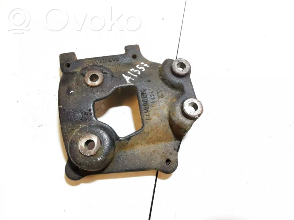 Mitsubishi Carisma Engine mounting bracket 