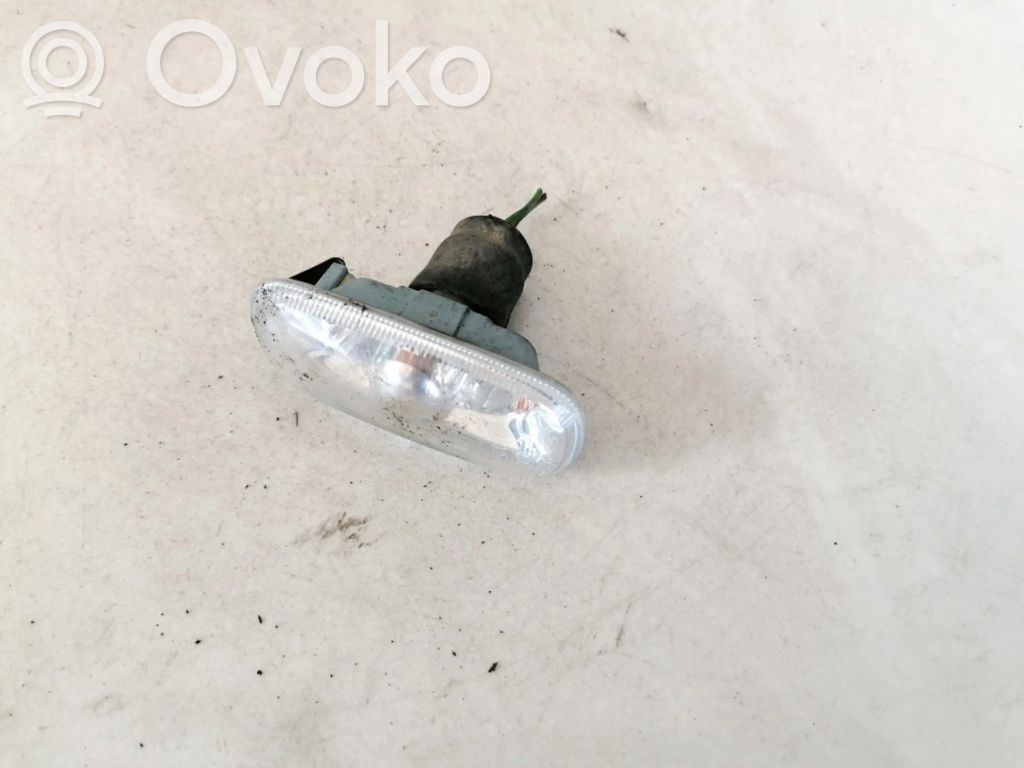 Audi A4 S4 B6 8E 8H Indicatore di direzione del parafango anteriore